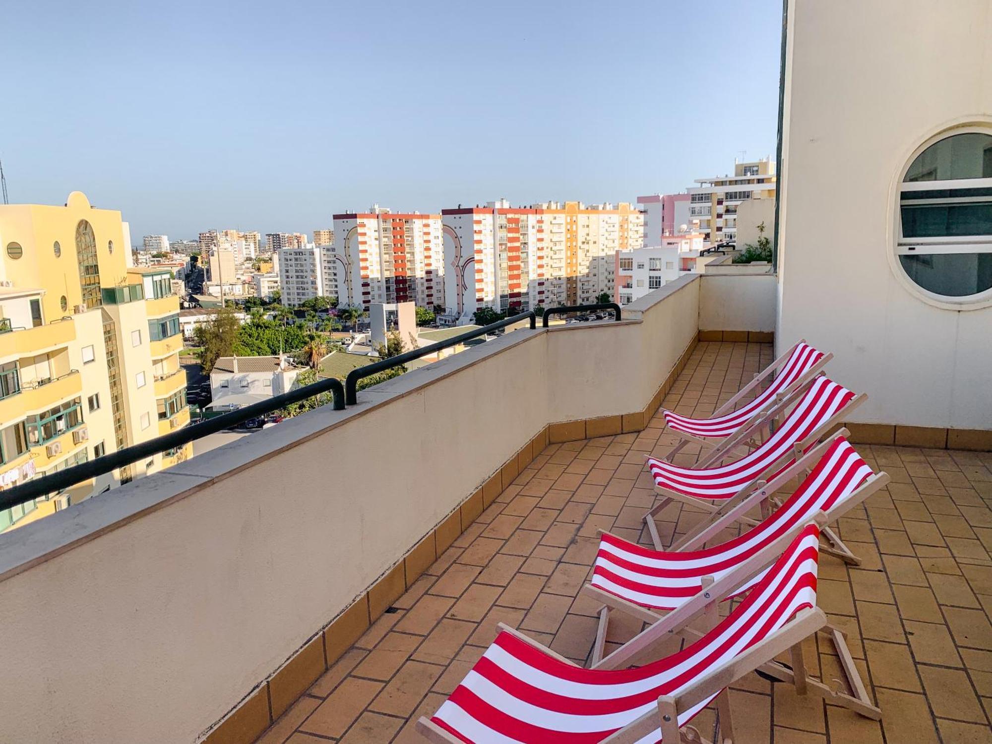 Wakeup Triplex House Hostel Faro Exterior foto